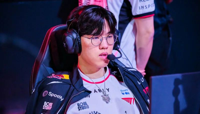 T1 Claim Game 1 with High-Stakes Soul Teamfight Win